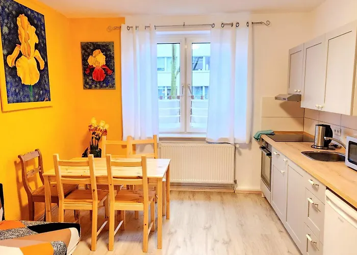 Elena Flat Iris, Zentrum Centro Westfield *